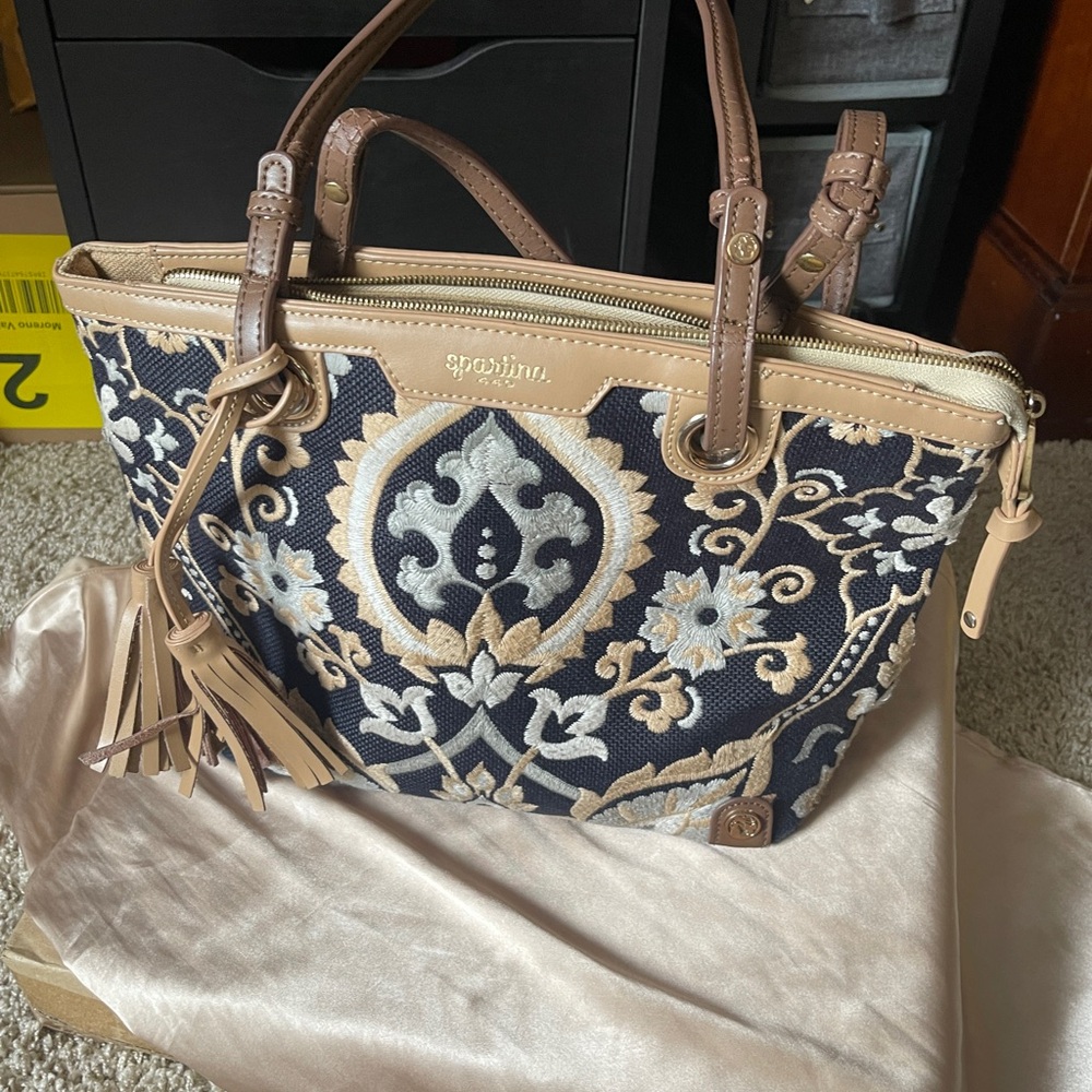 Spartina 449 black and tan grey  Embroidered Tote Bag has 2 places on handle